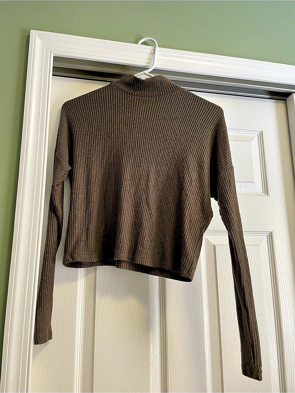 Garage Ribbed Turtleneck Sweater in Brown Size XS